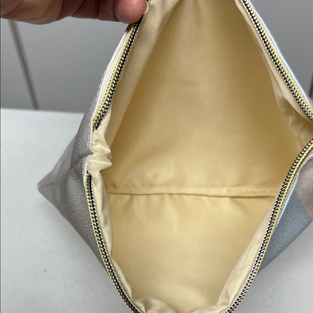 Striped Pastel Cosmetic bag - Picture 4 of 5
